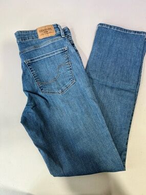 Levi's Women's Straight Leg Jeans - Medium Blue Denim